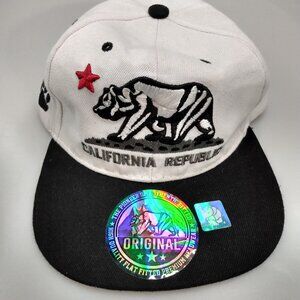 California Republic Cali Bear Flag Flat Bill Snapback Cap Hat White black w pin